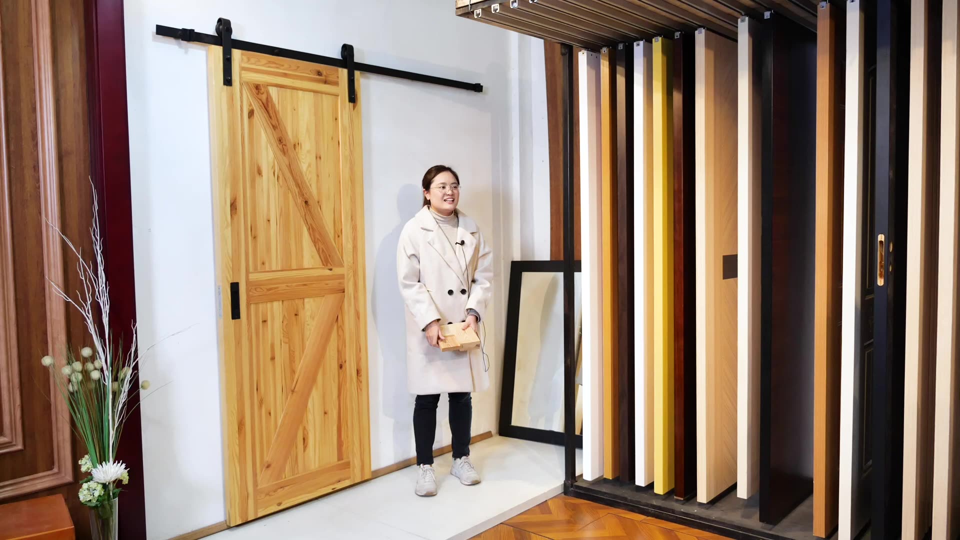 Foshan Residential Modern Interior Designs Solid Pine Wooden Sliding Barn Doors